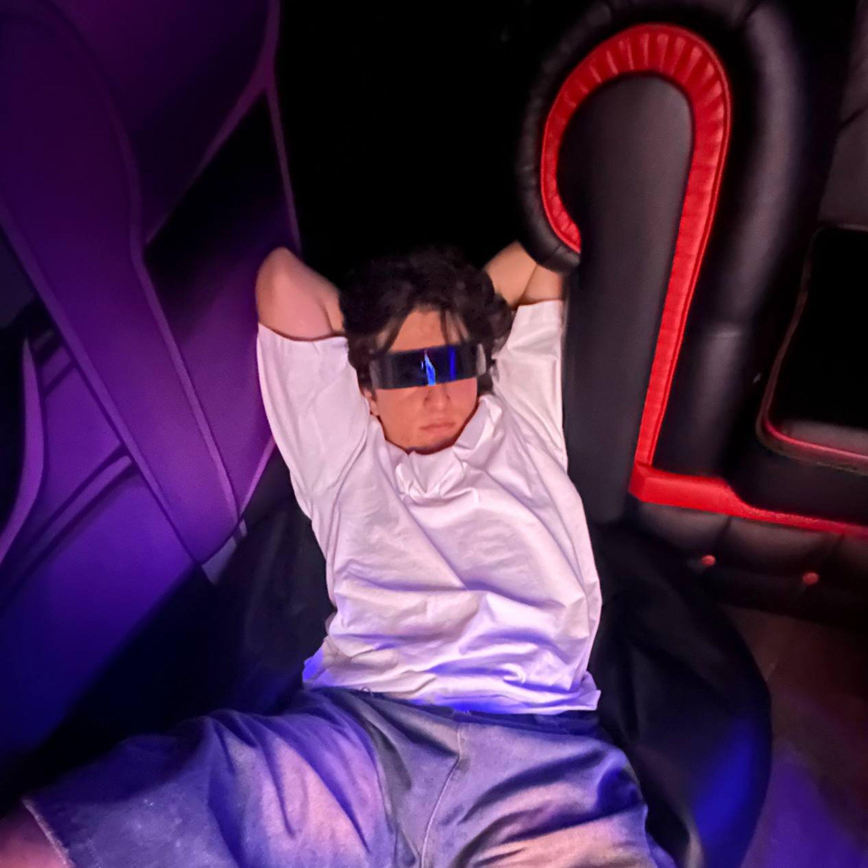 Релиз EIGHTEEN UNIQUE IMAGES