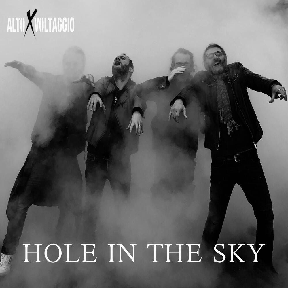 Релиз Hole in the Sky