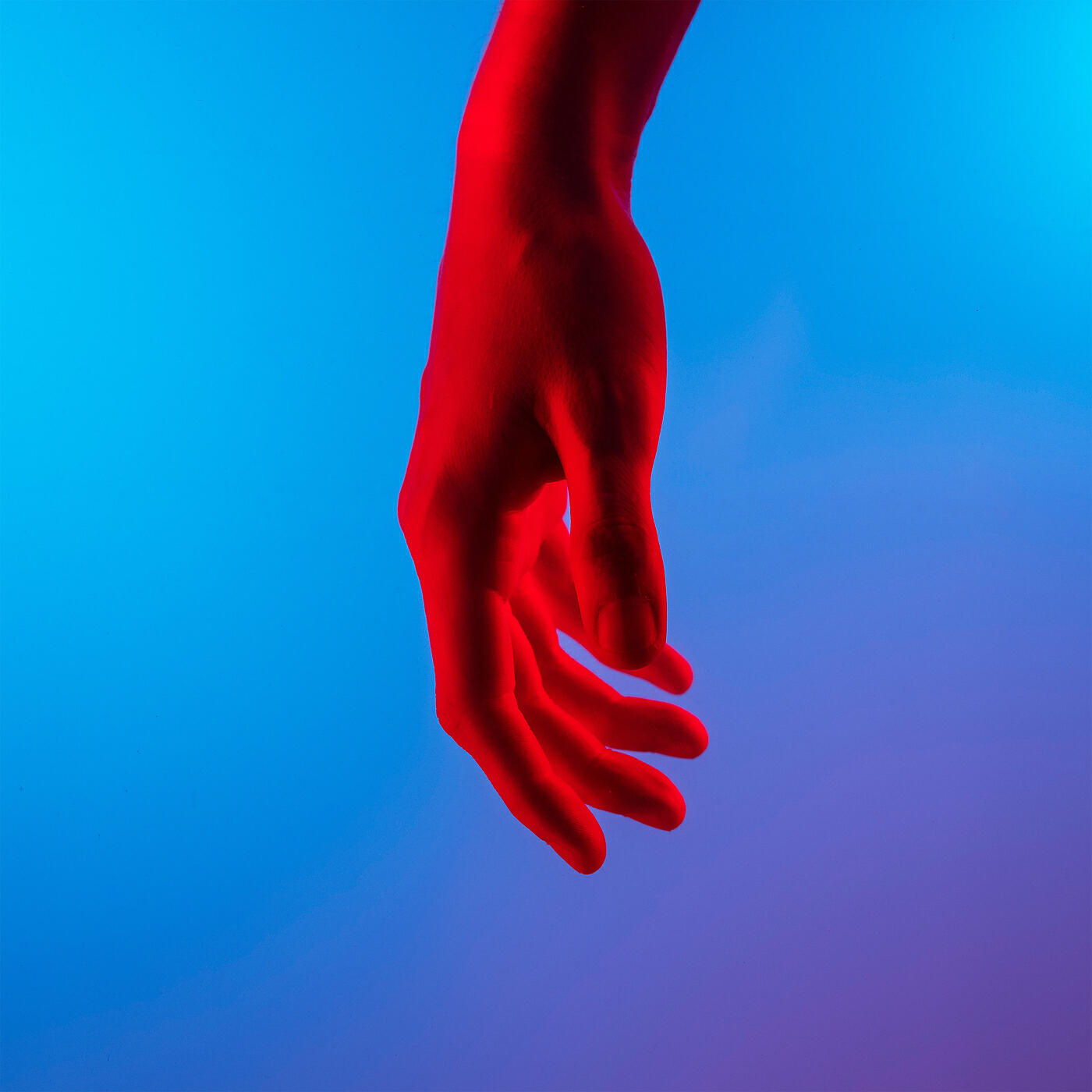 Релиз Don't Let Me Go