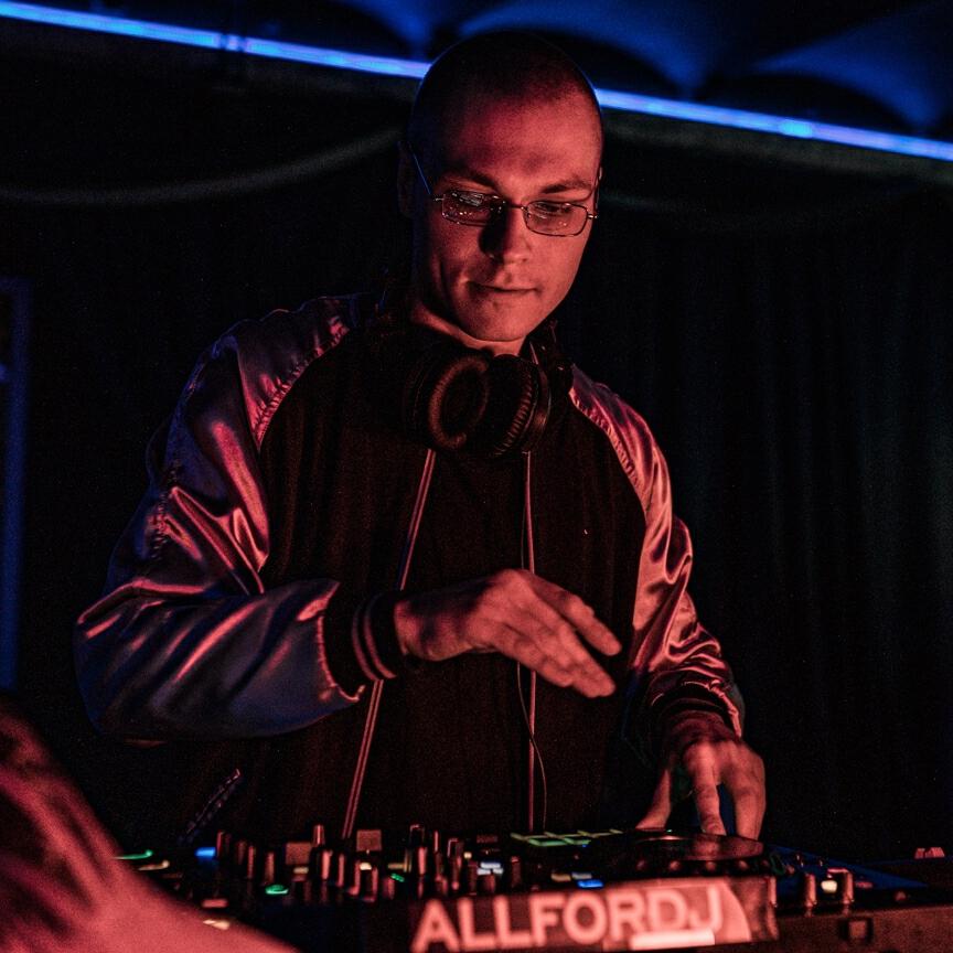 DJ TRUPCHINOV