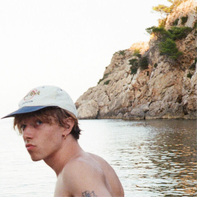 Релиз Plage Coquillage (First Kiss Song)