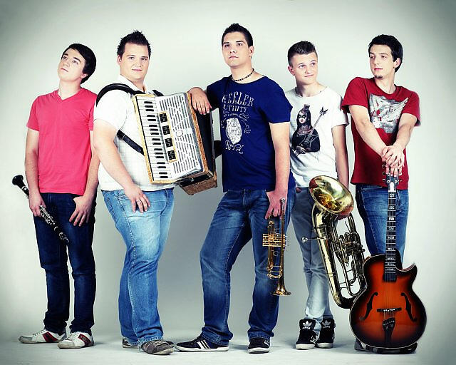 Poskočni Muzikanti