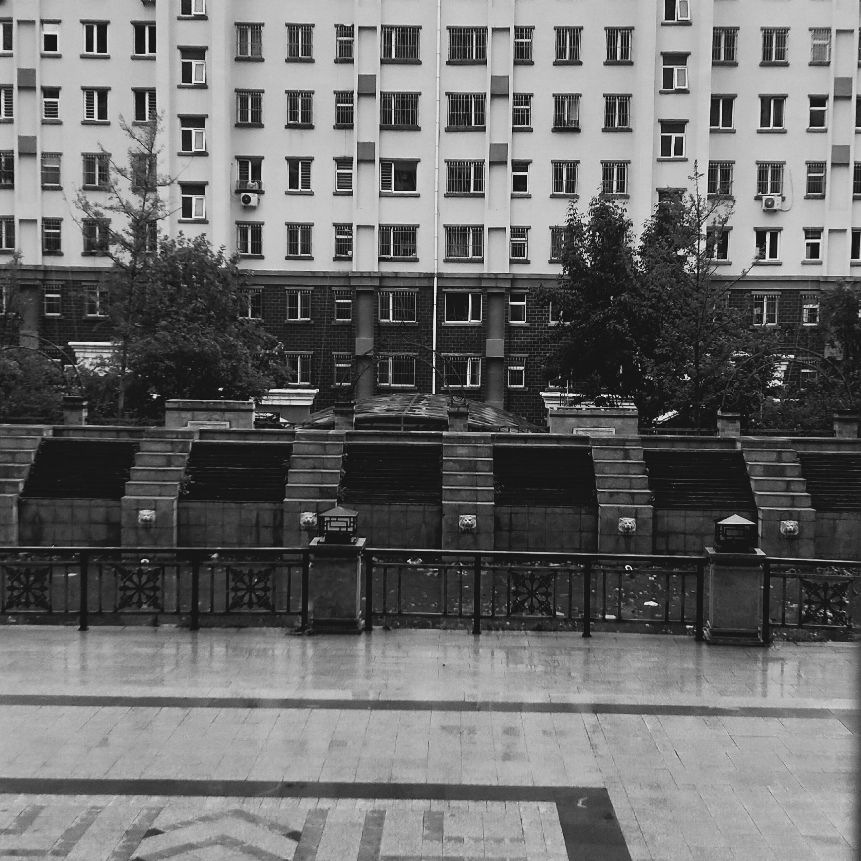Релиз 耶斯莫拉
