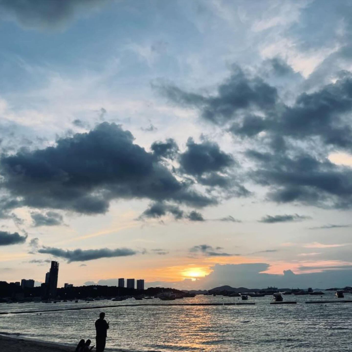 Релиз เธอกับฉันในฝันก็พอ