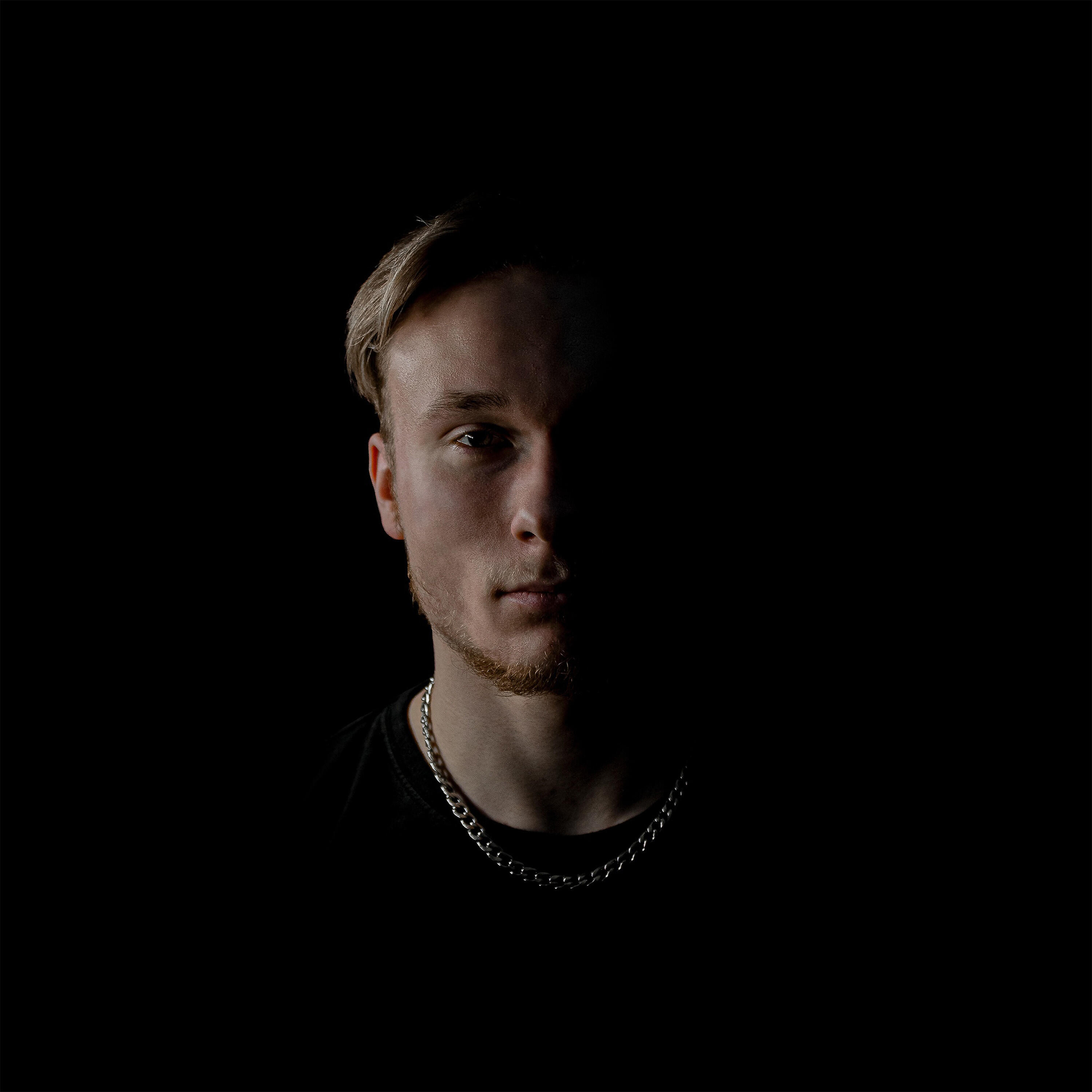 Engine, Danny - На грани