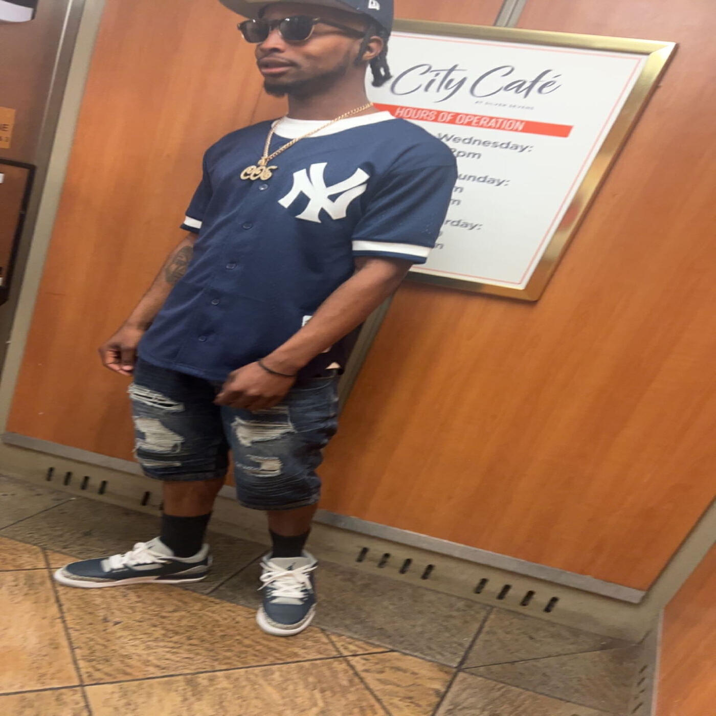 C.O.E. Dinero