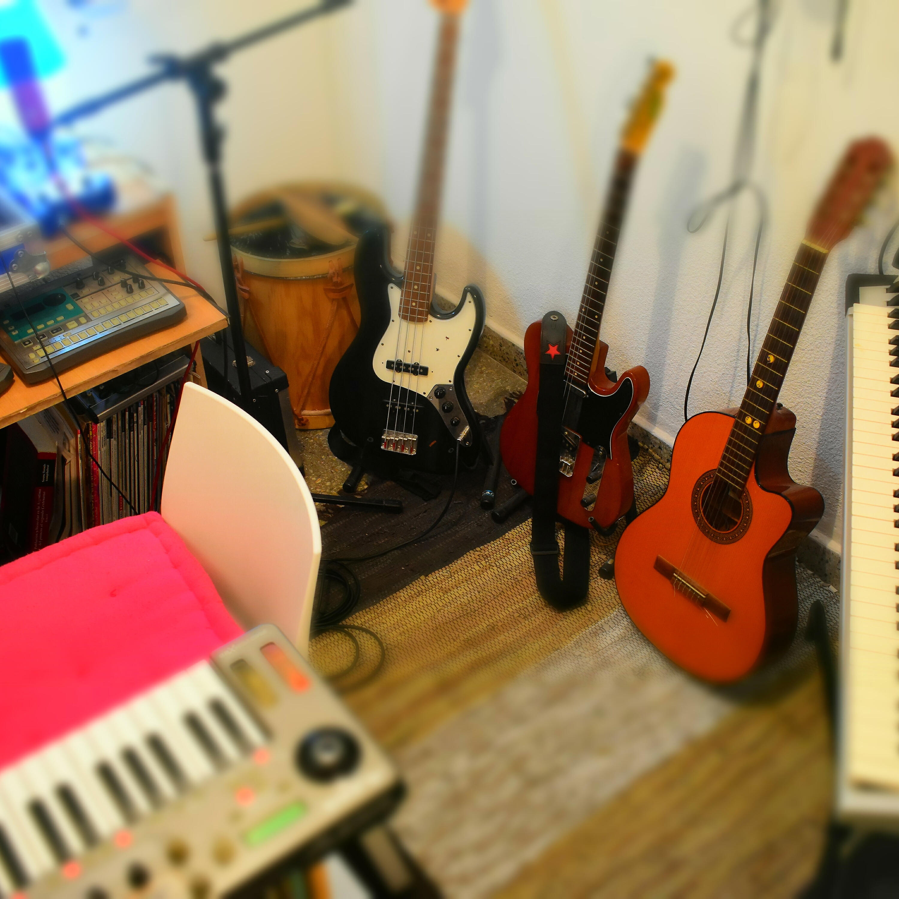 Релиз Canciones Hechas en Casa