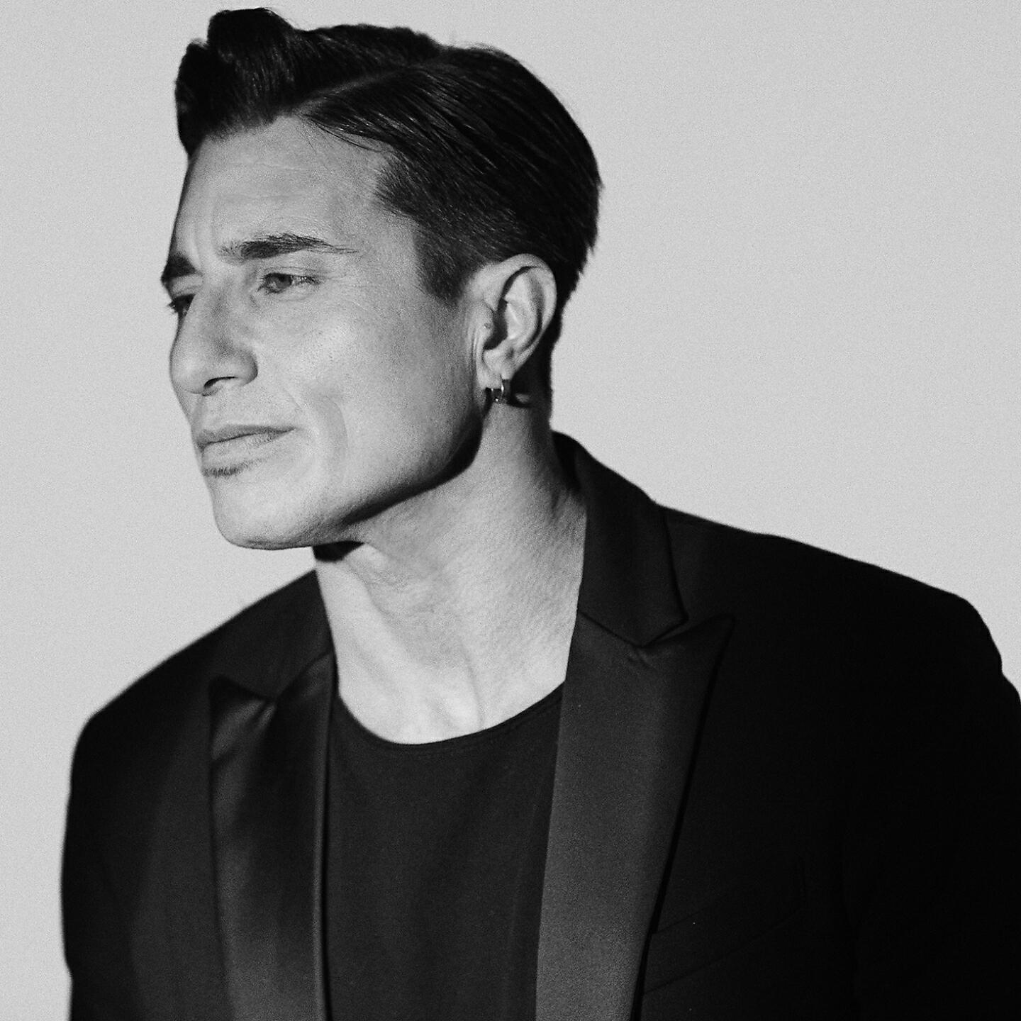 Релиз Can't Help Falling In Love