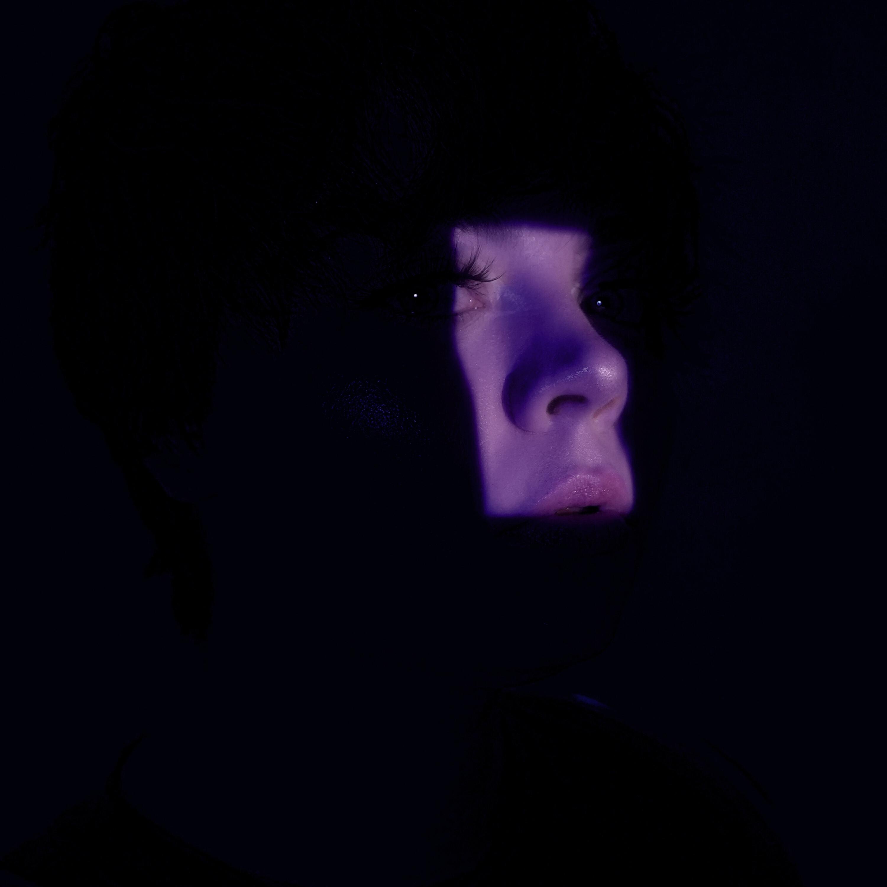 Релиз LIGHTS DOWN