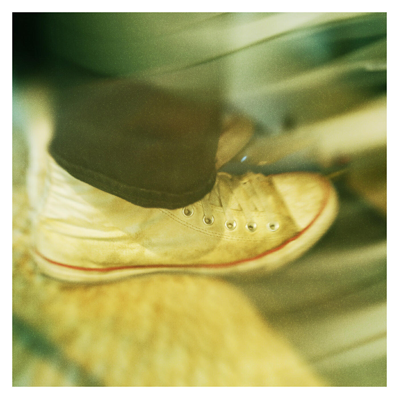 Релиз Don't Look Down