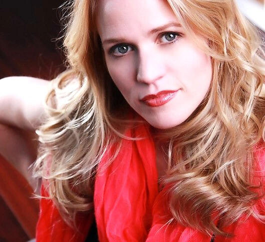 Lauren Kennedy
