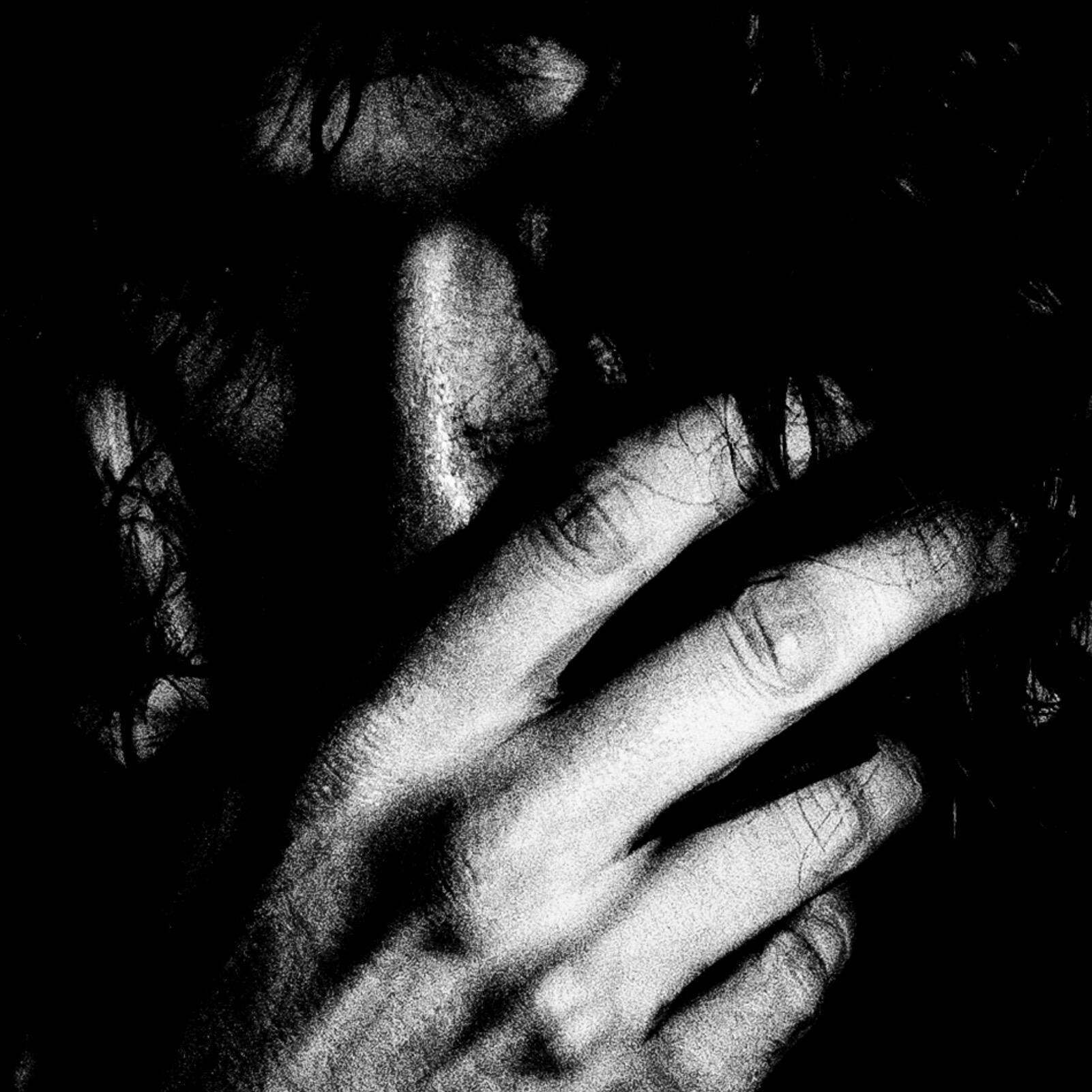 Релиз La voix des gens qui sont morts