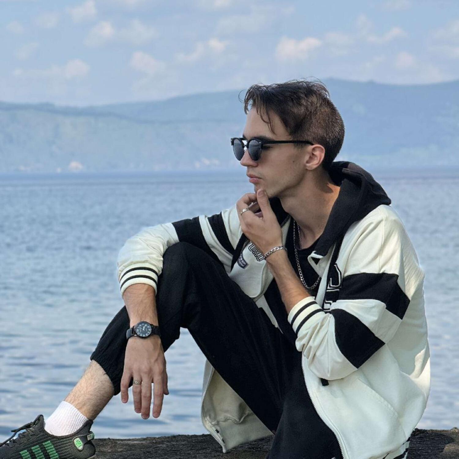 Постер альбома Thinks