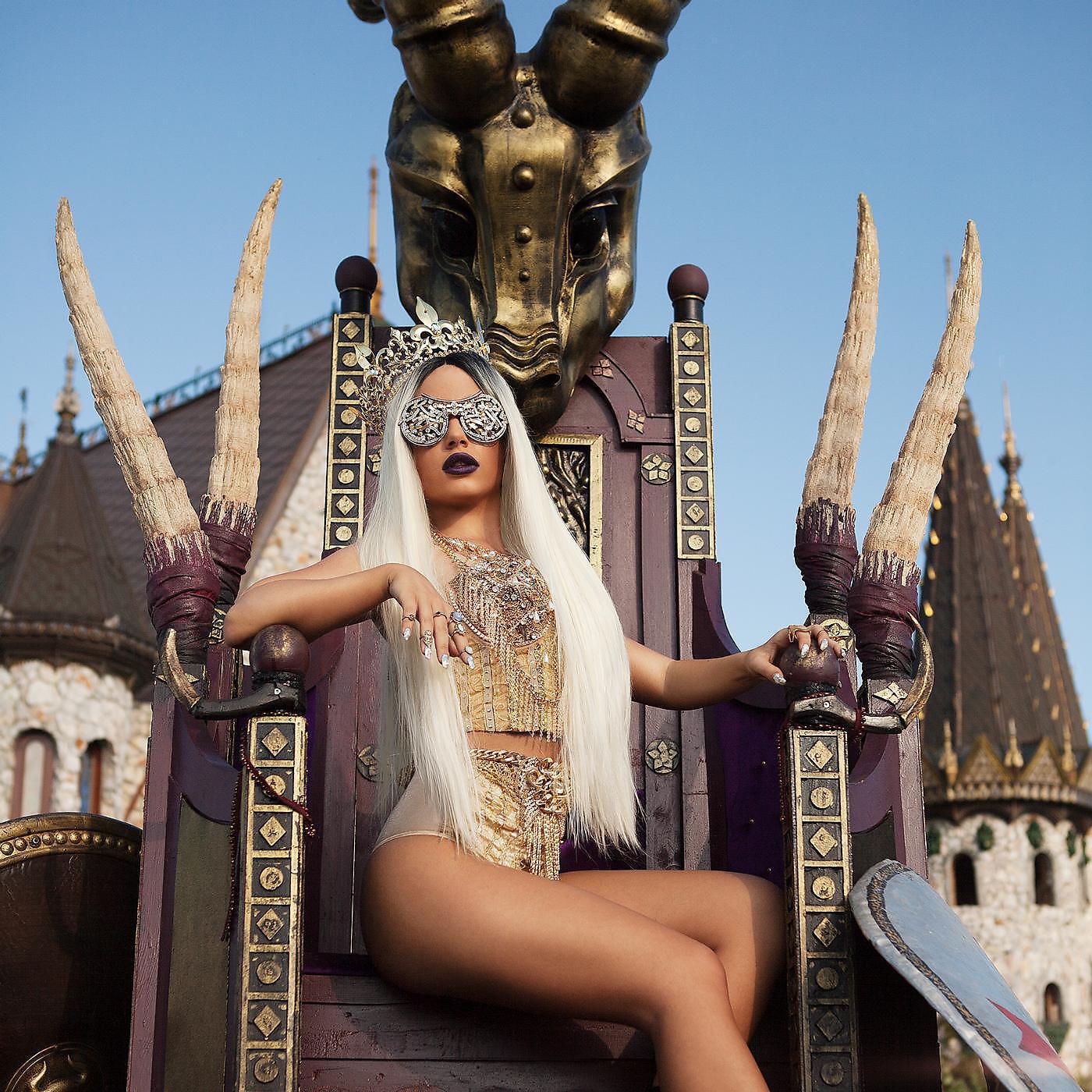 Релиз I'm the Queen (English Version)