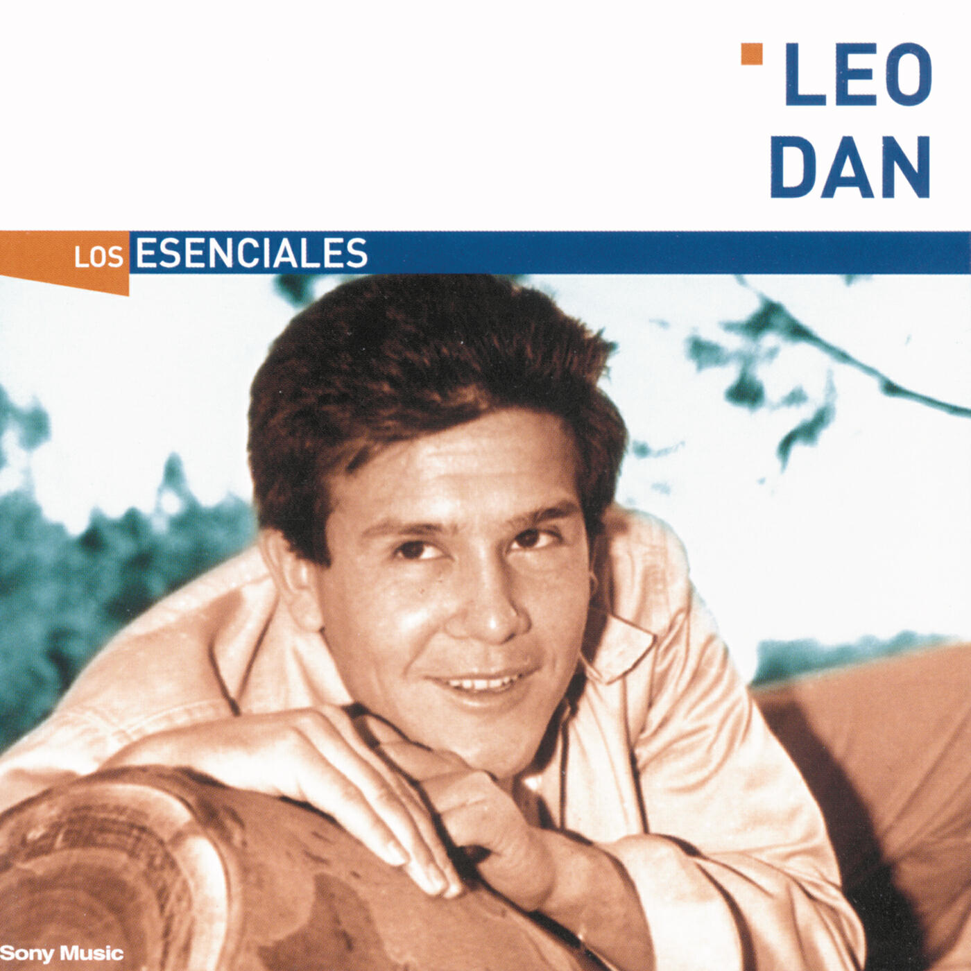 Релиз Los Esenciales