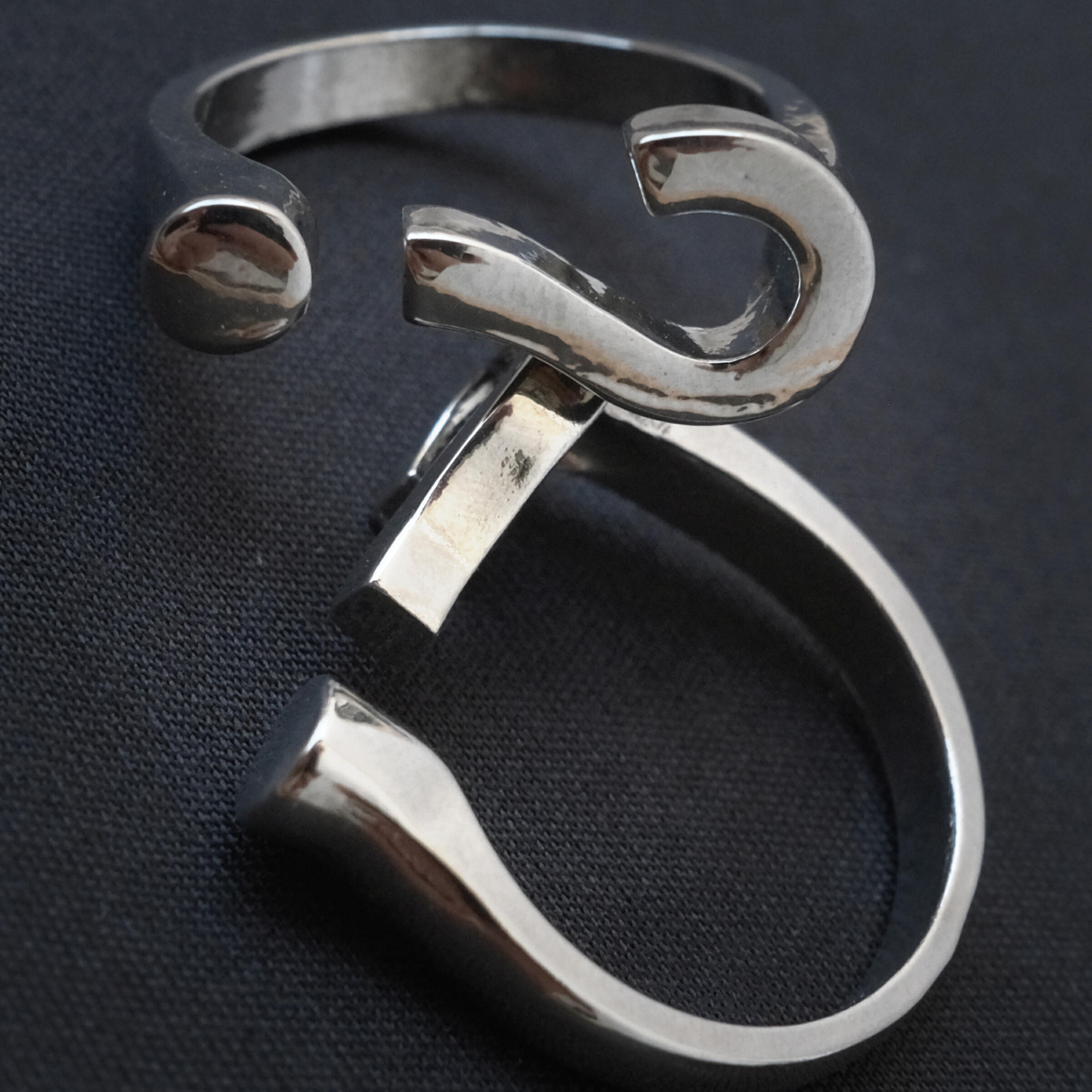 Релиз סימן שאלה