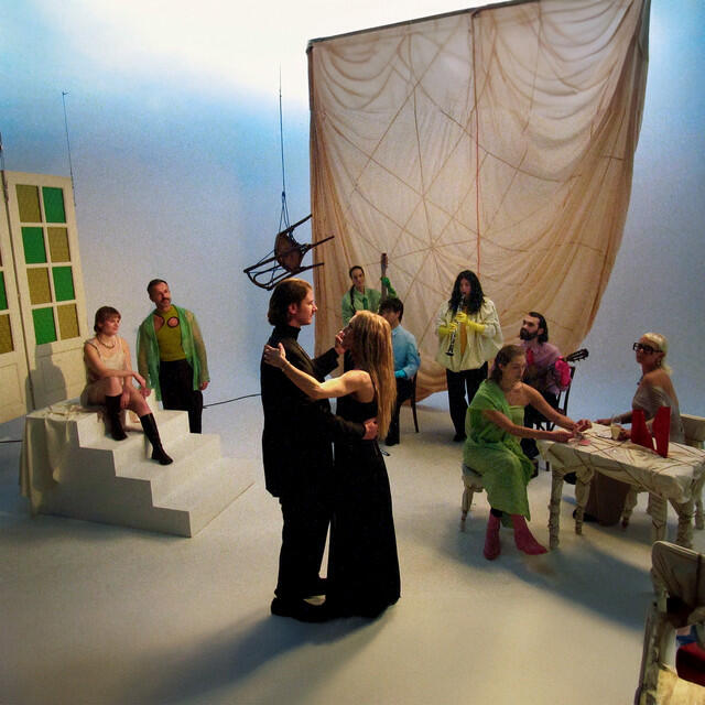 Релиз Le Bal (feat. Vanessa Paradis)