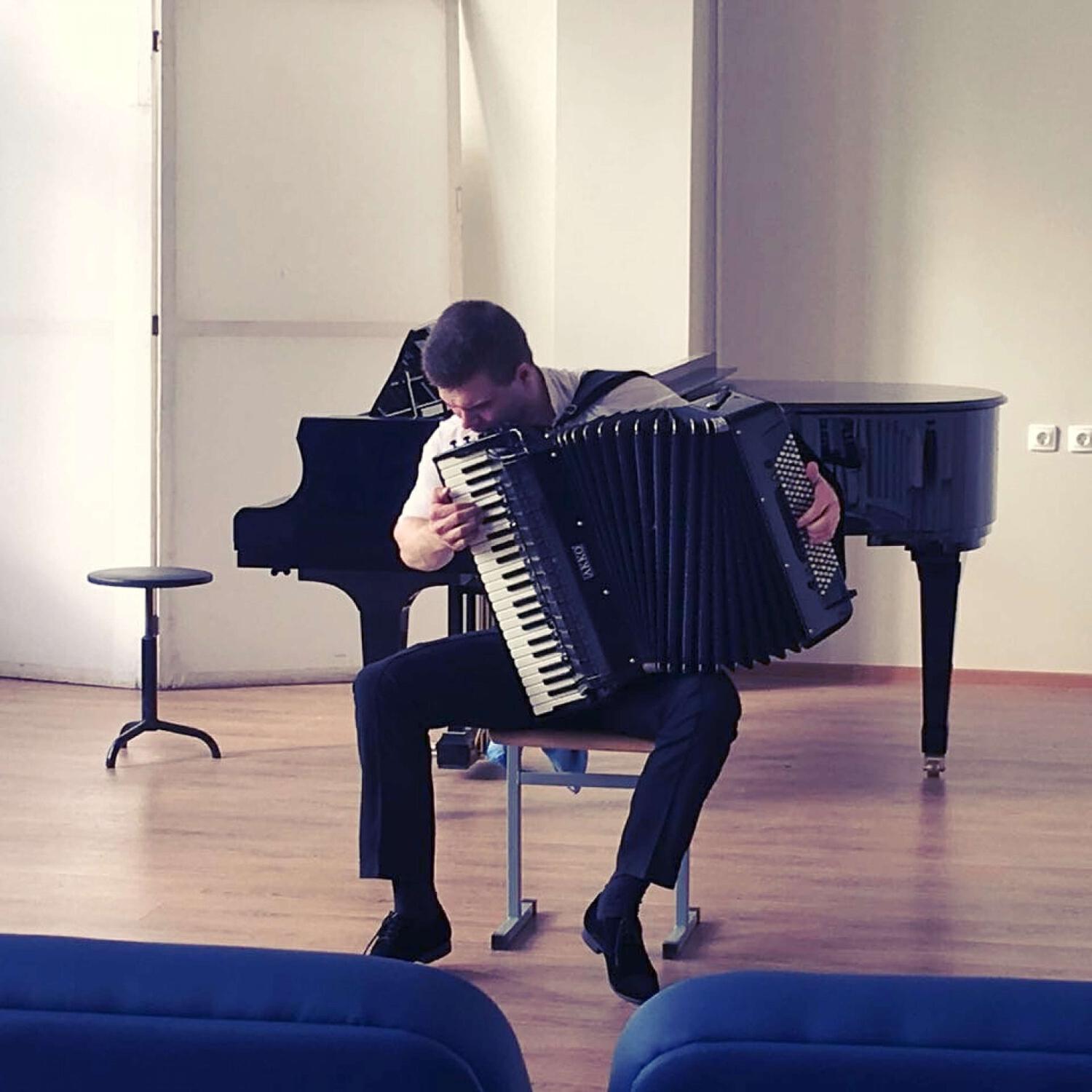 Nikola Pozdeef
