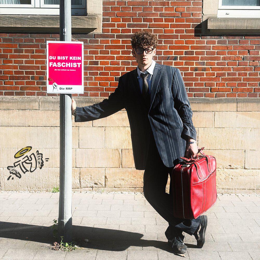Релиз Du bist kein Faschist
