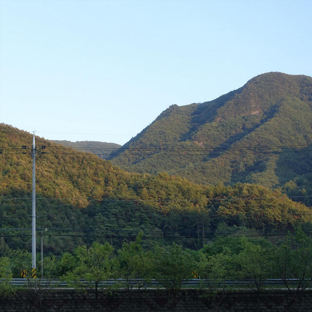 Релиз Deep in the Mountains