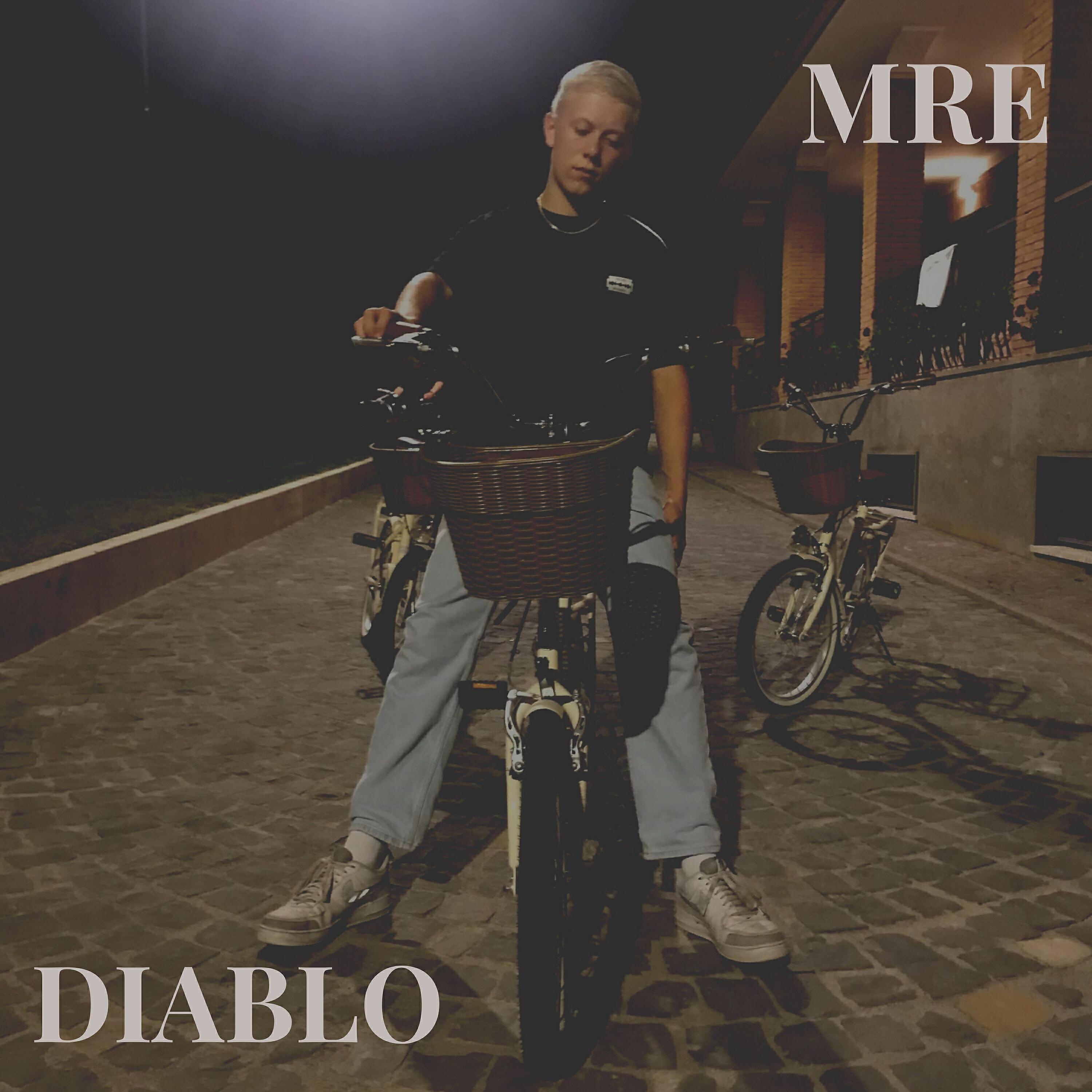 Mr E