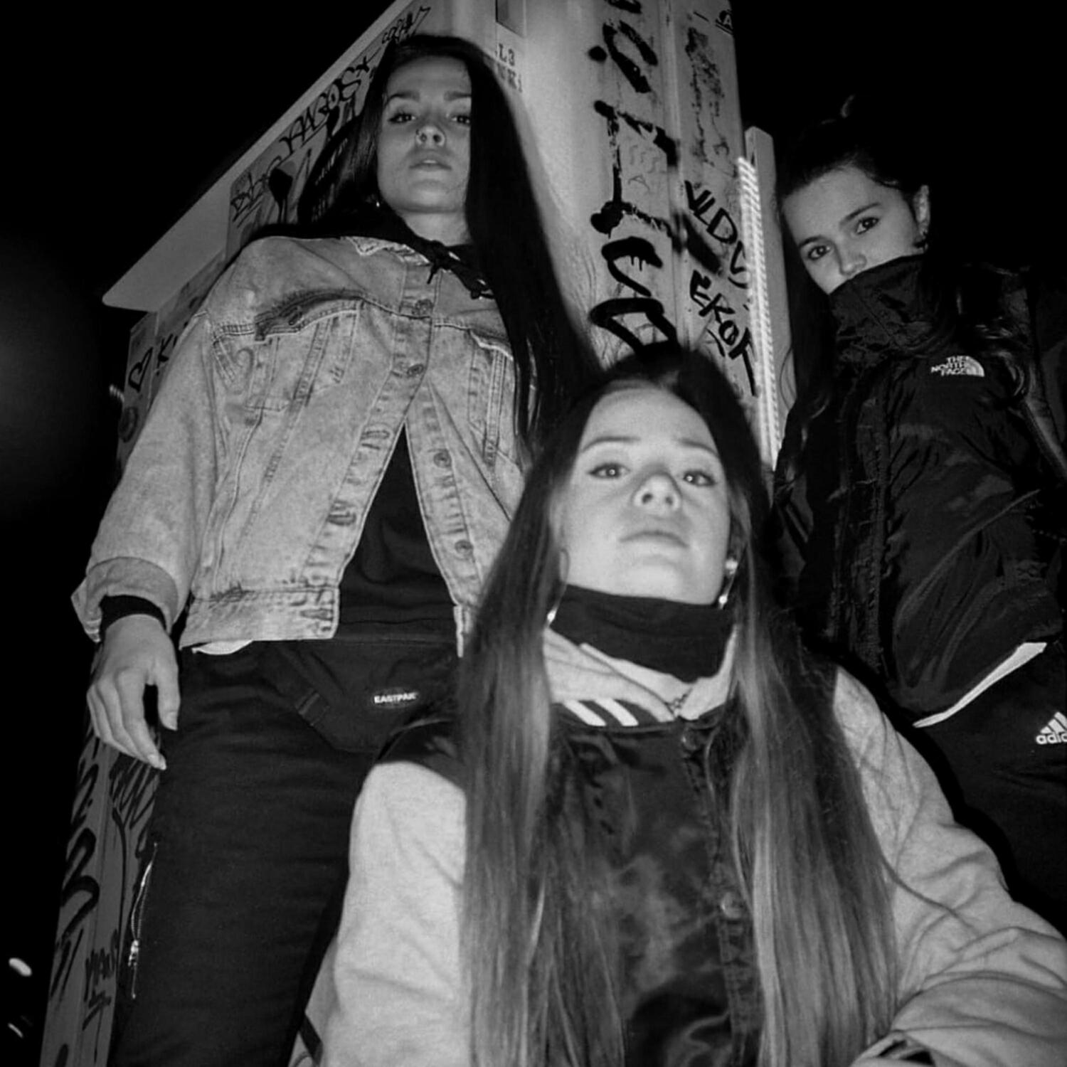Релиз Bastardas
