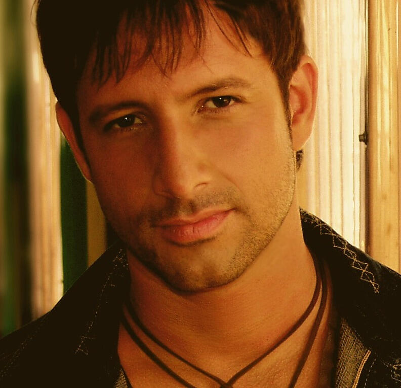 Nicolas Tovar