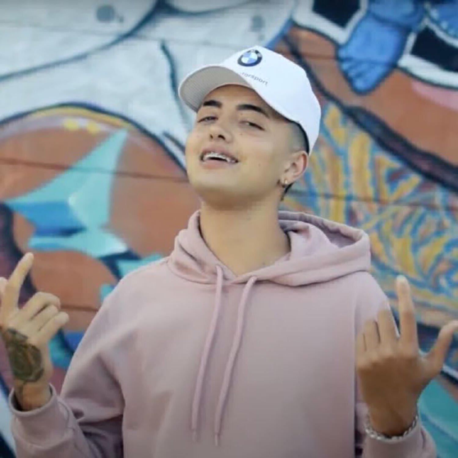 Релиз Amores De Barrio