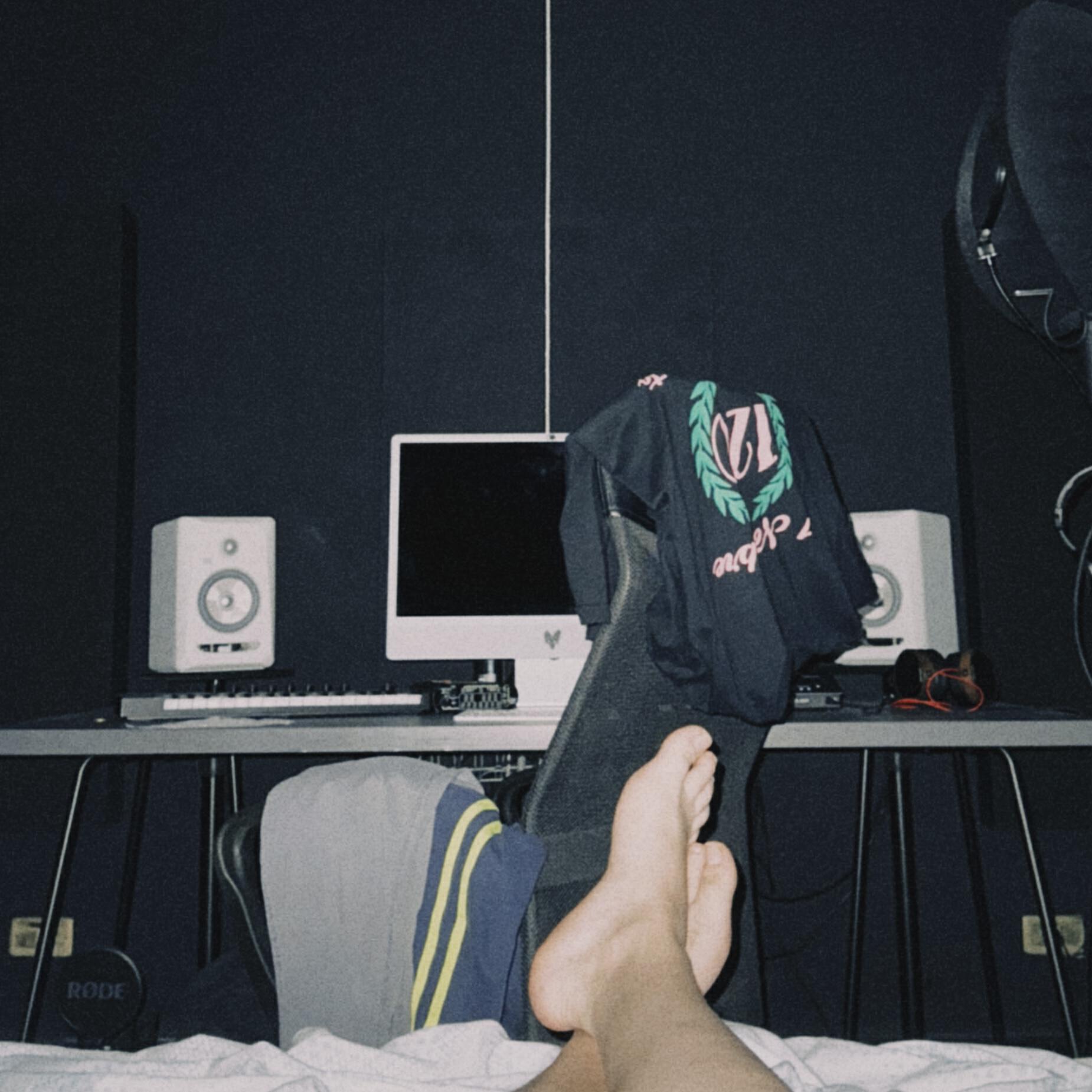 Релиз 4AM
