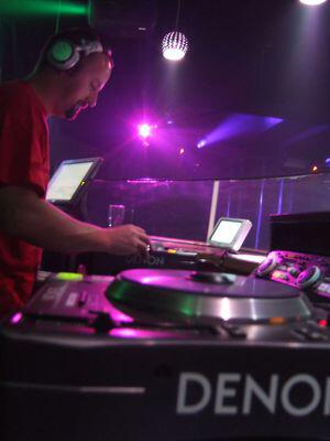 Dj Nee
