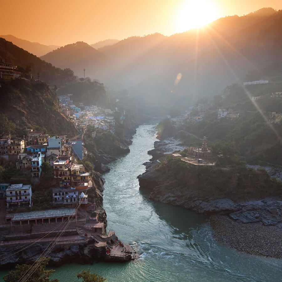Релиз River Ganga (feat. C.C. White, Deva Premal, Krishna Das, Manose, Ramesh Kannan & Todd Boston)