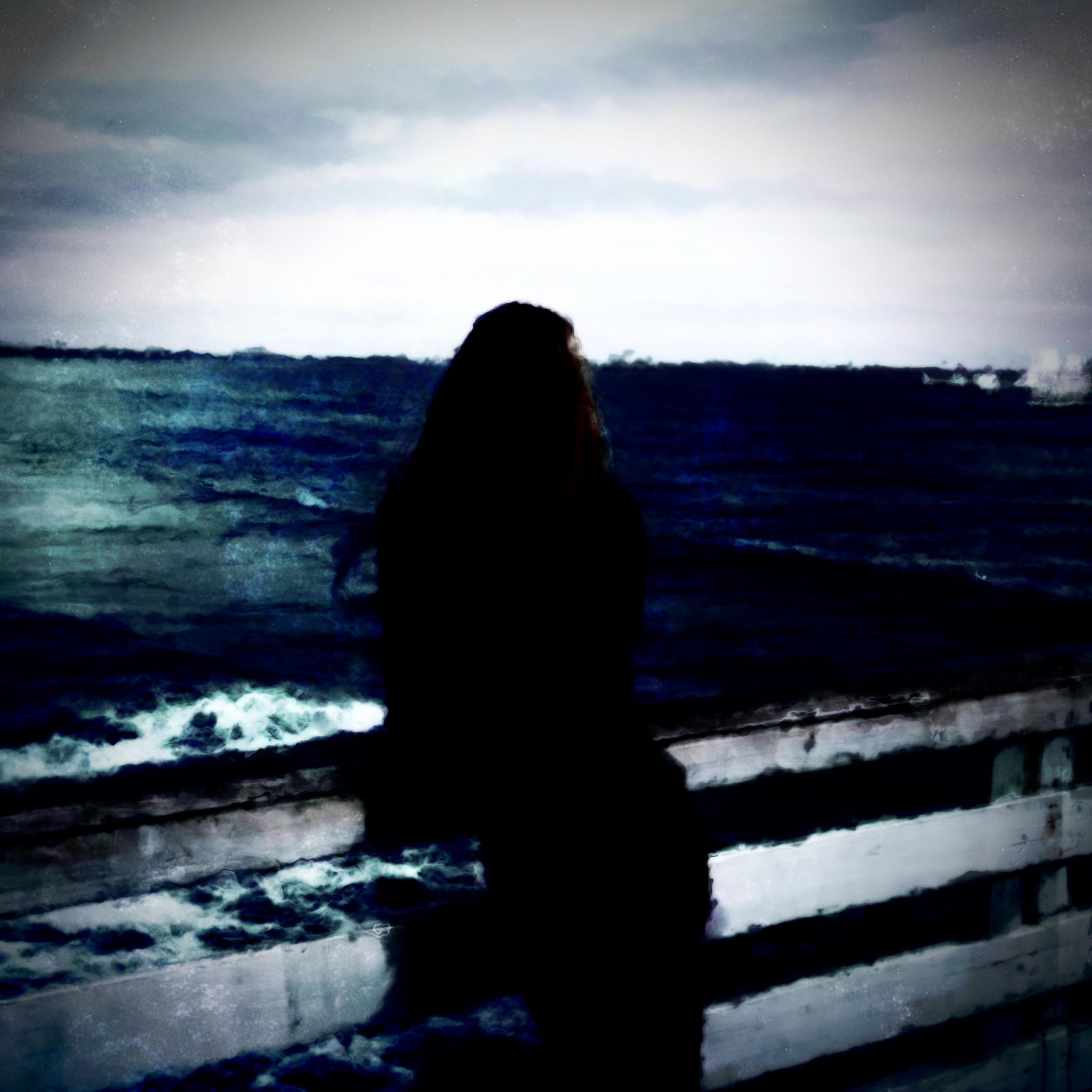 Релиз looking at the sea