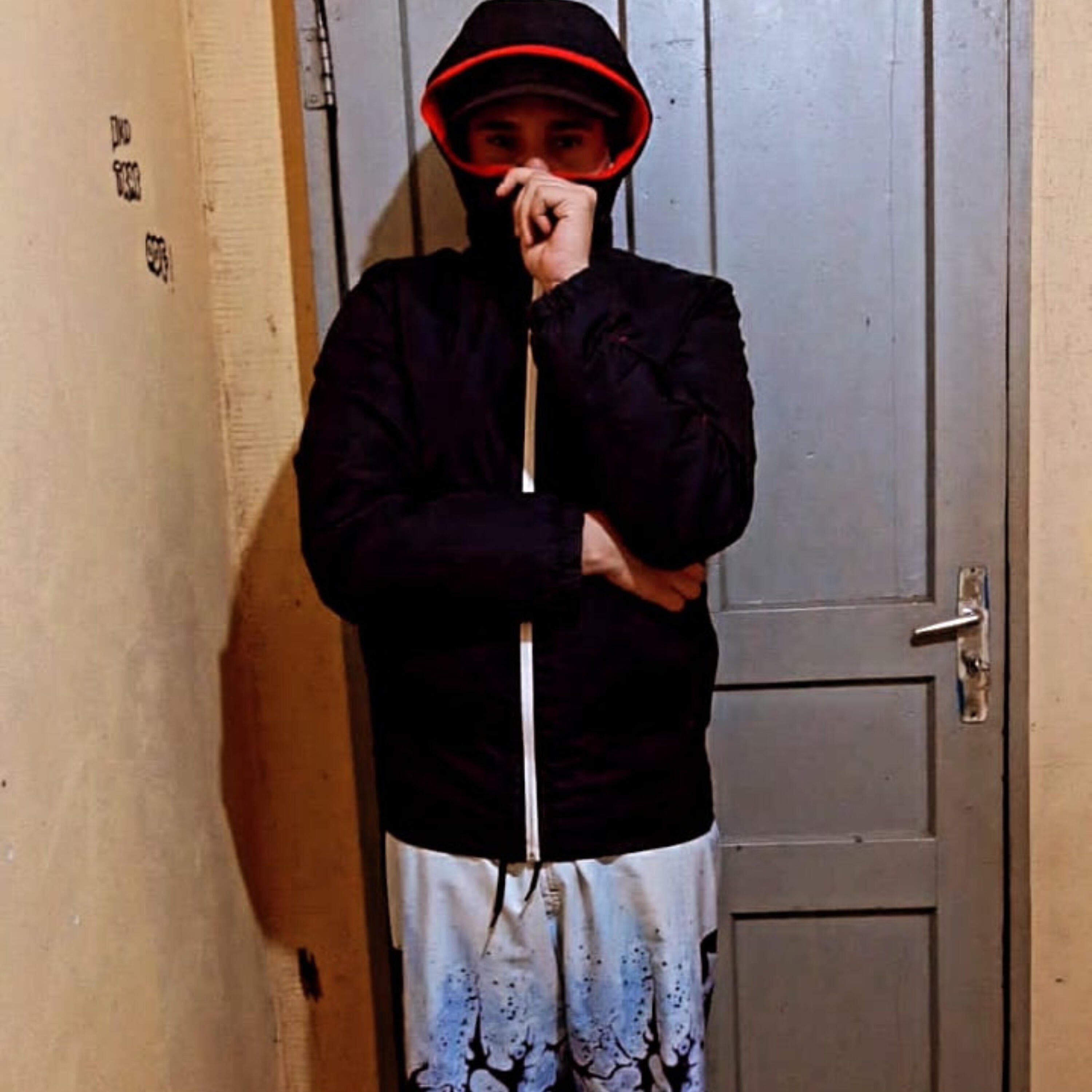 Релиз Fiz de Tudo pra Sair da Lama