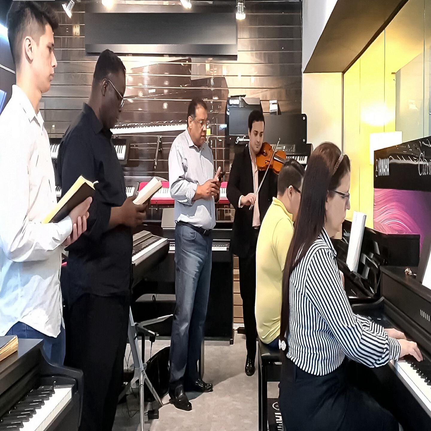 Релиз Hinos Intermezzo