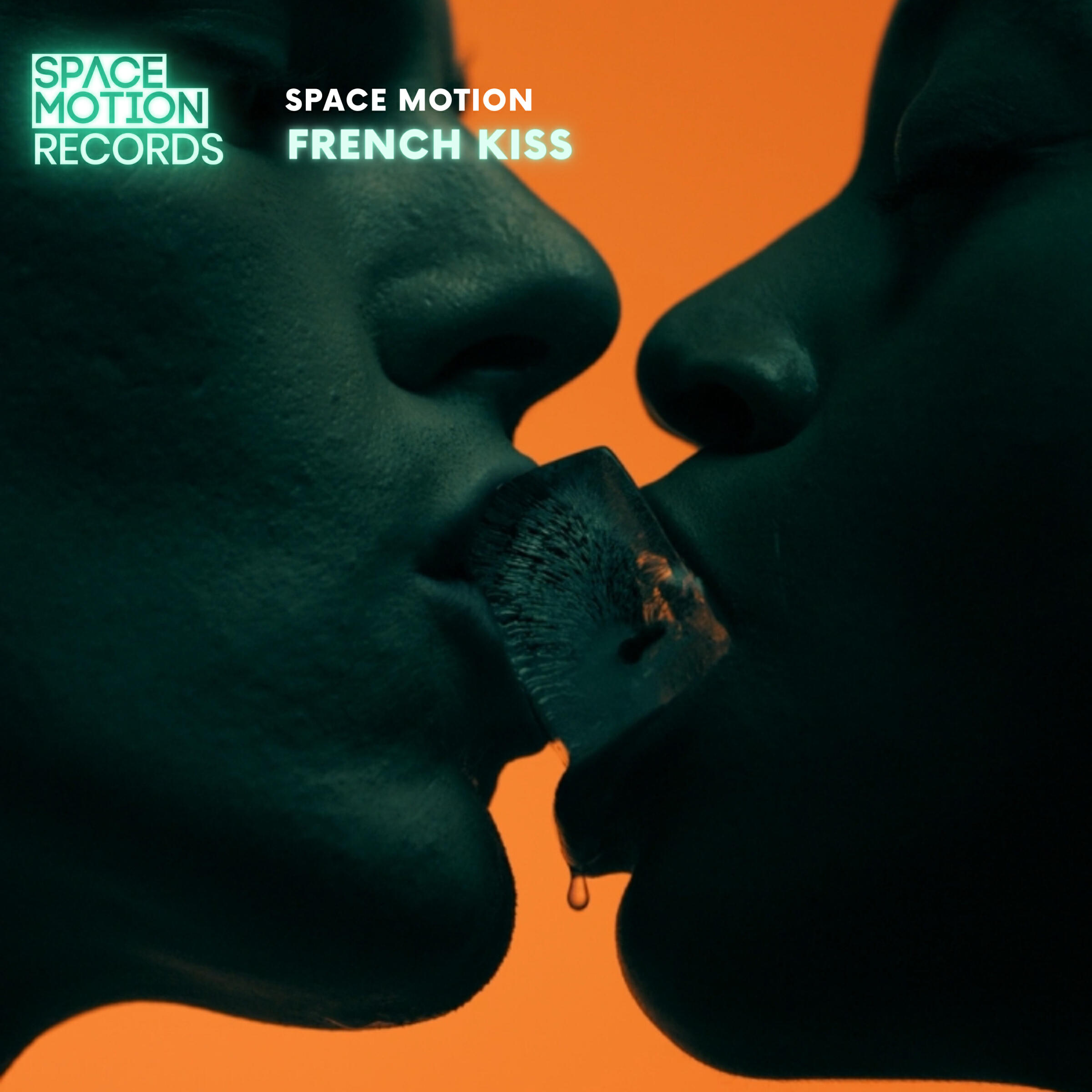 Релиз French Kiss