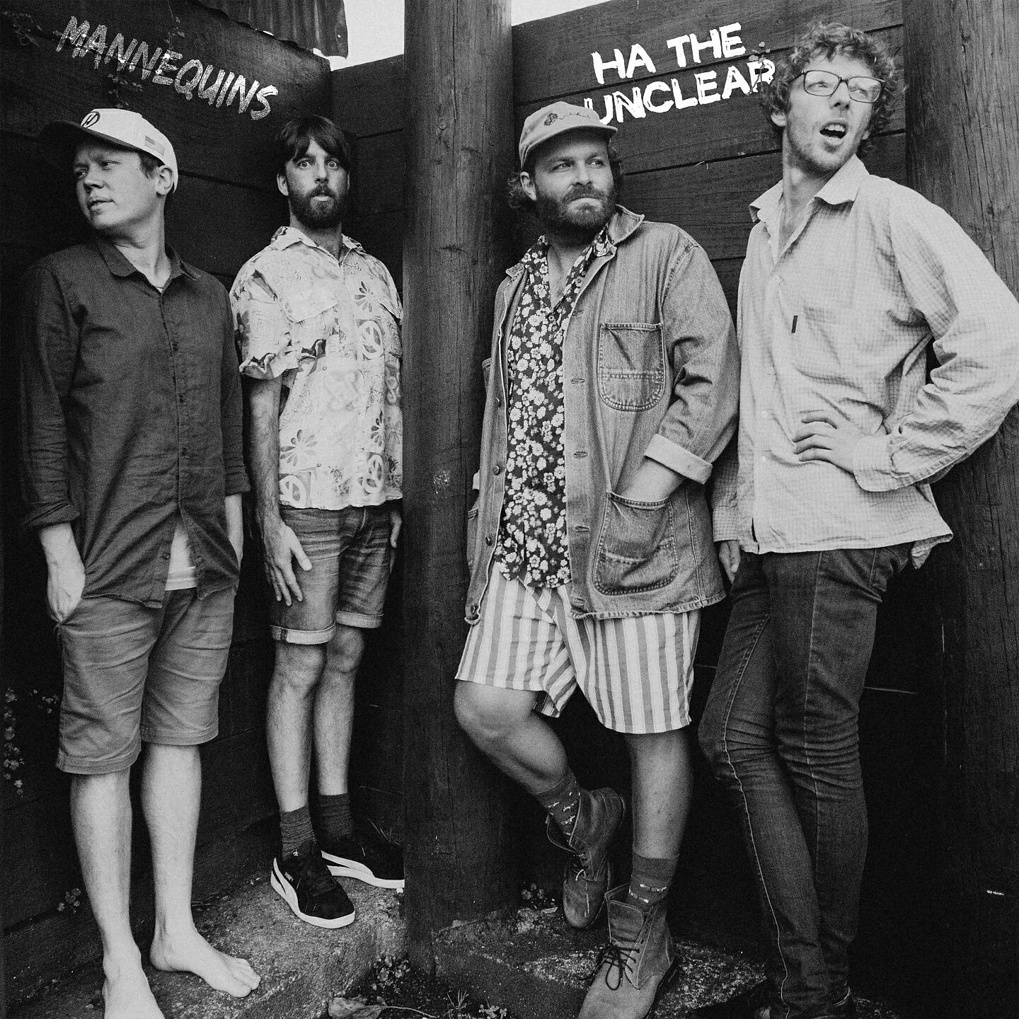 Релиз Mannequins