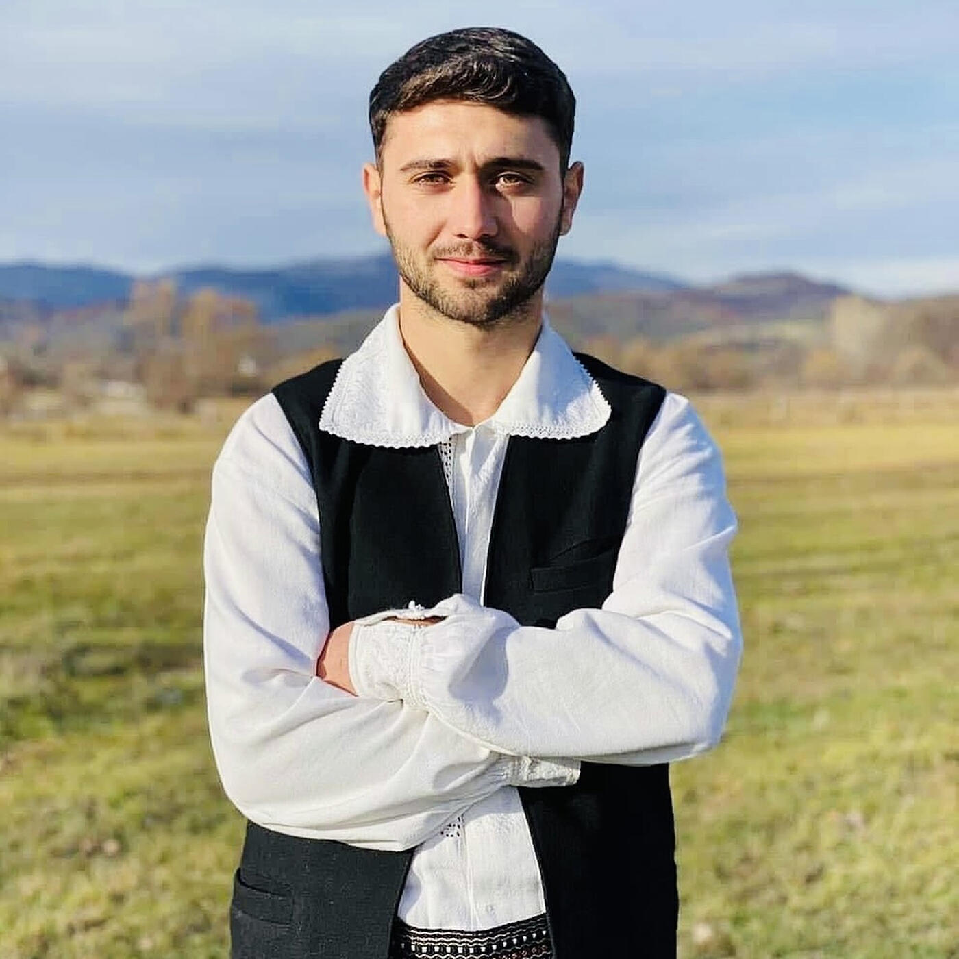 Трек Joaca Mandra Dantu Bine