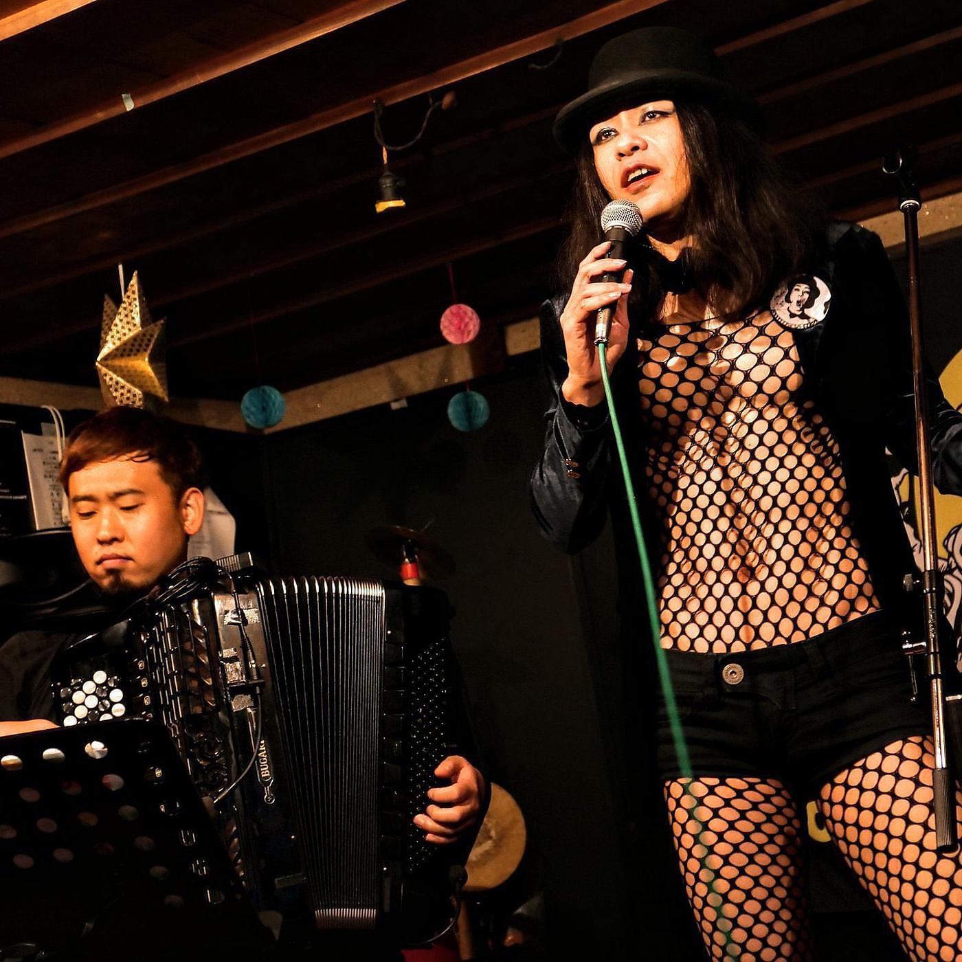 Релиз 放て Hana-te / アマポーラ Amapola (feat. 田村賢太郎)