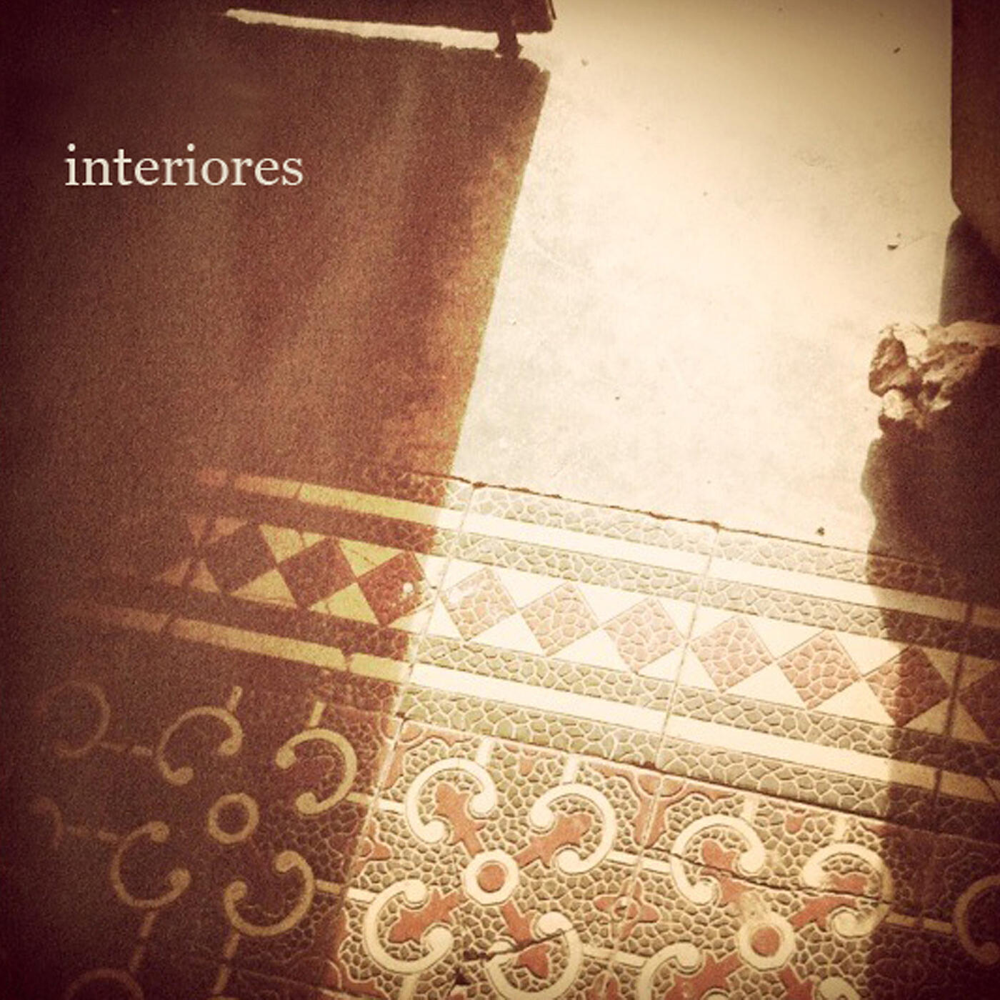 Релиз Interiores