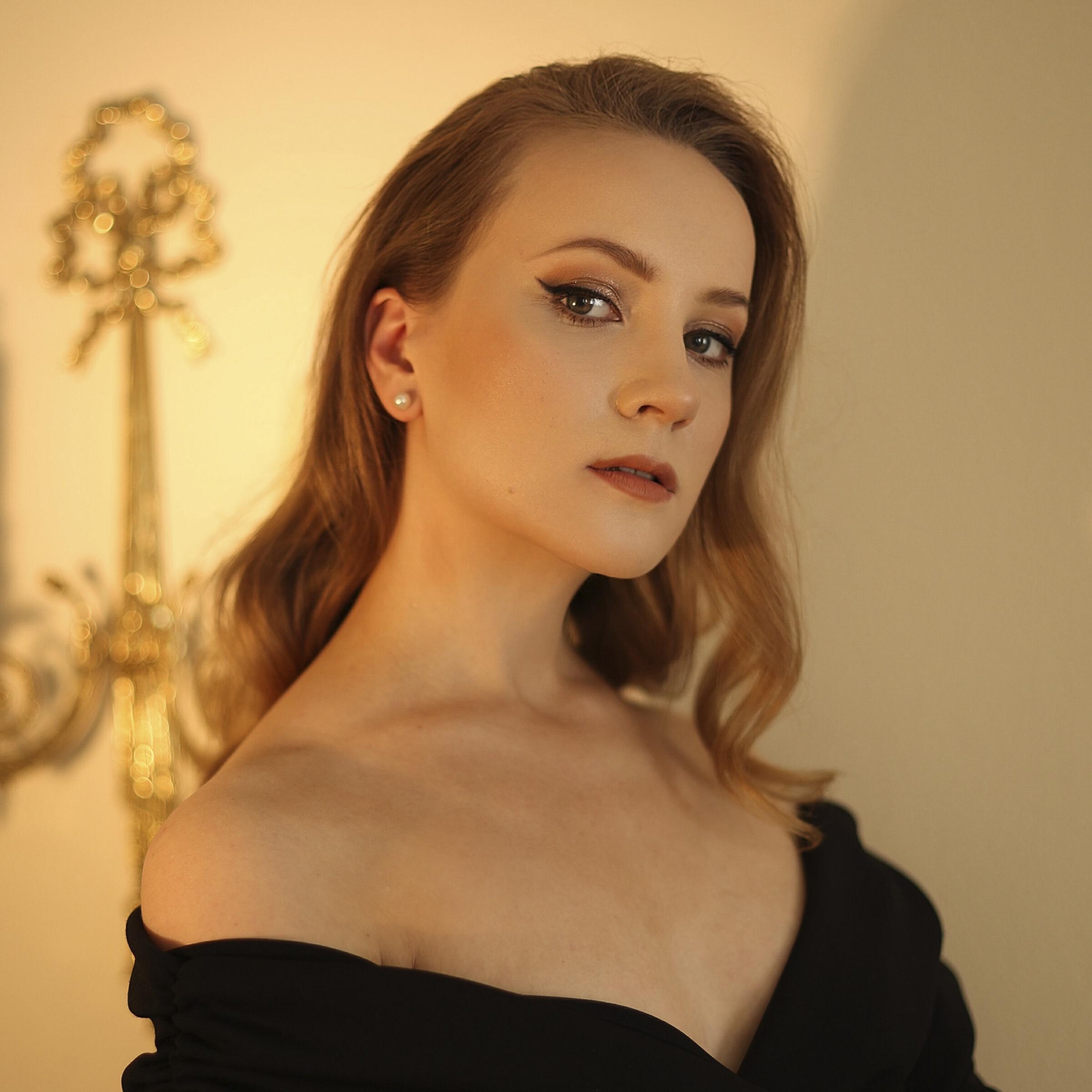 Полина Литвинова