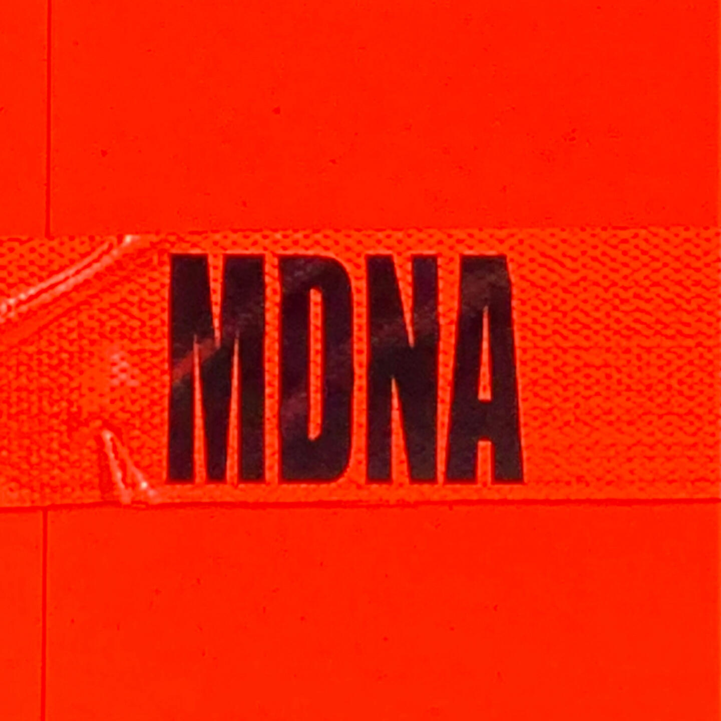 Релиз MDNA + 6