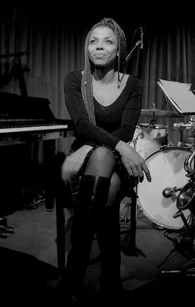 Mina Agossi