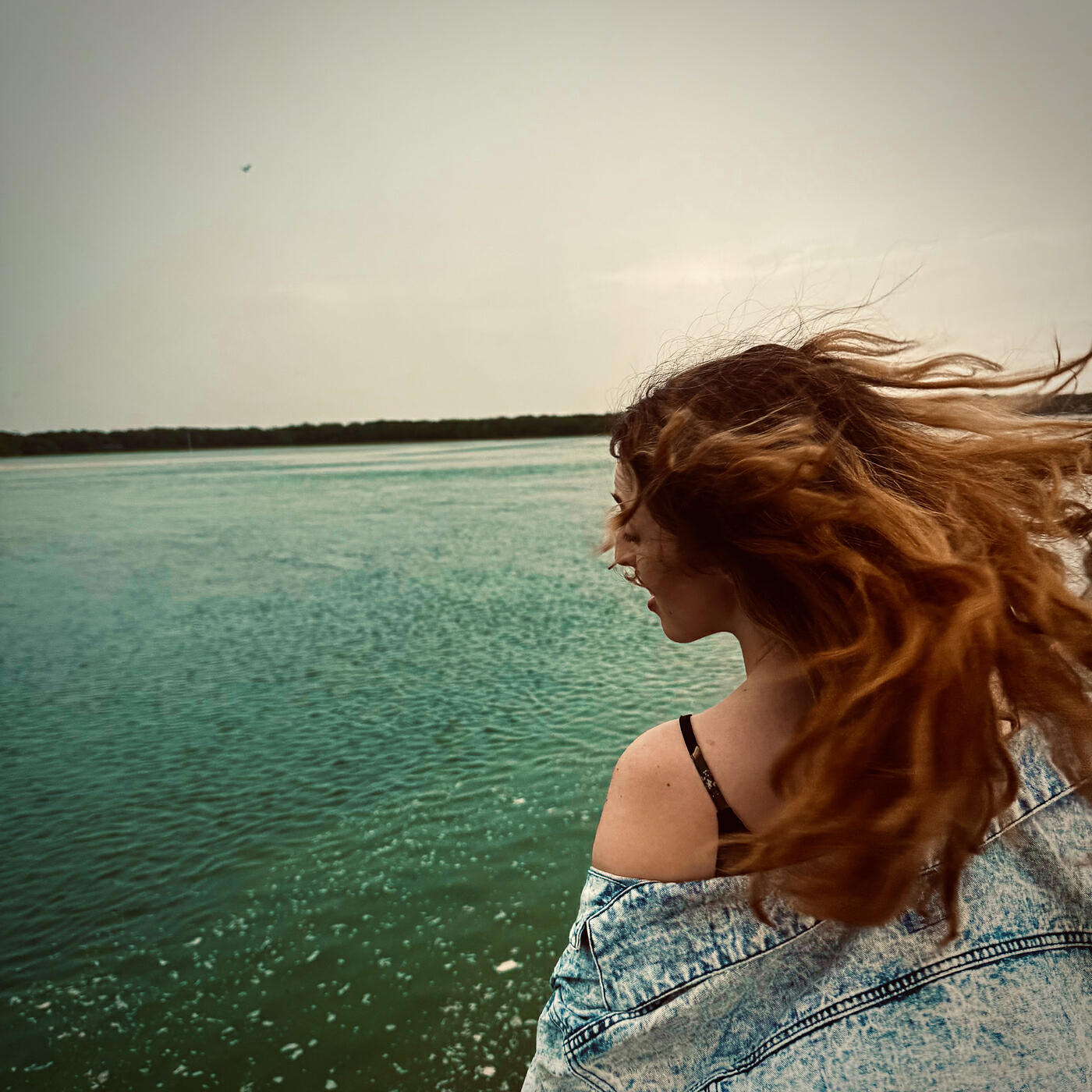 Релиз Look Away