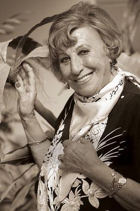 Müzeyyen Senar