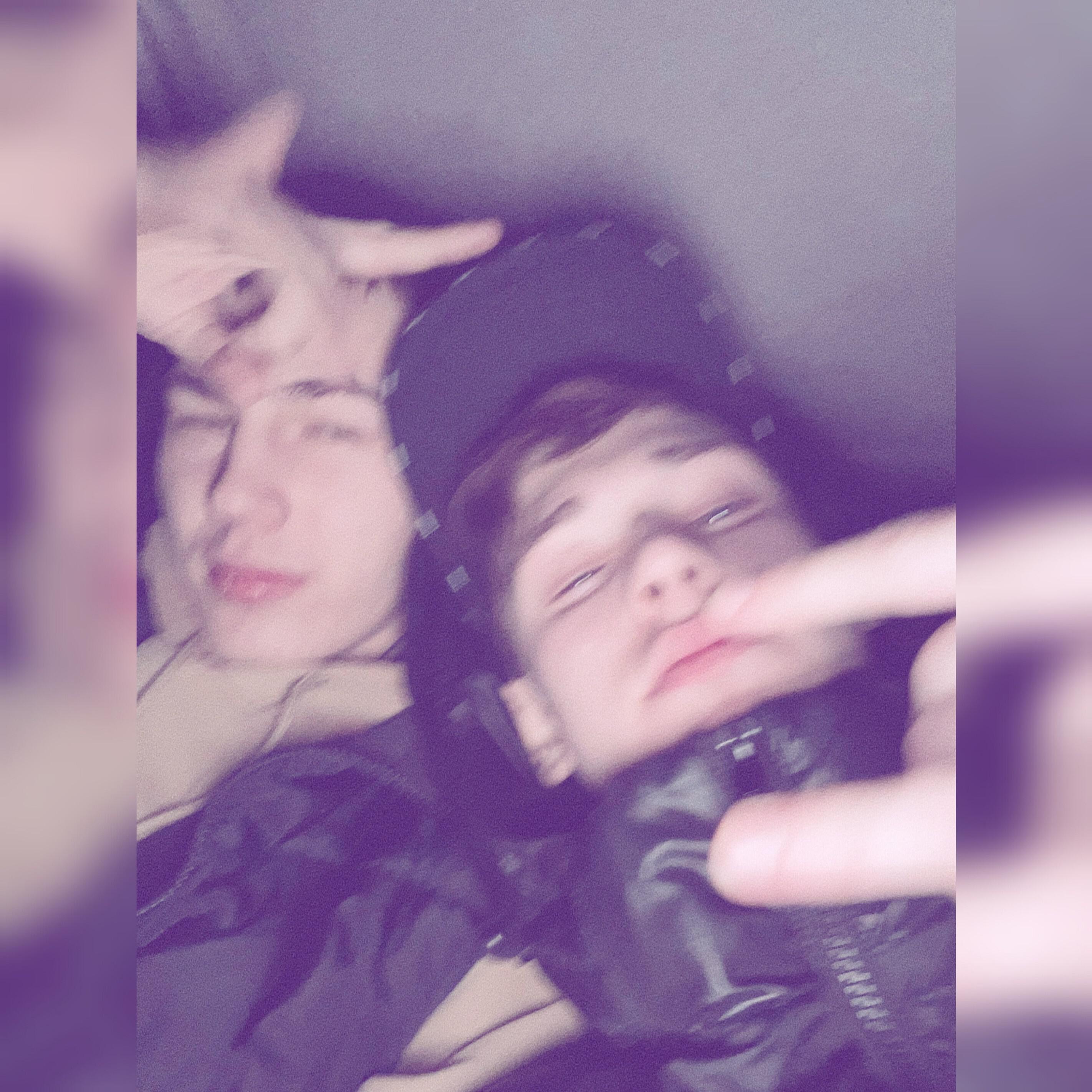 Релиз Она знает
