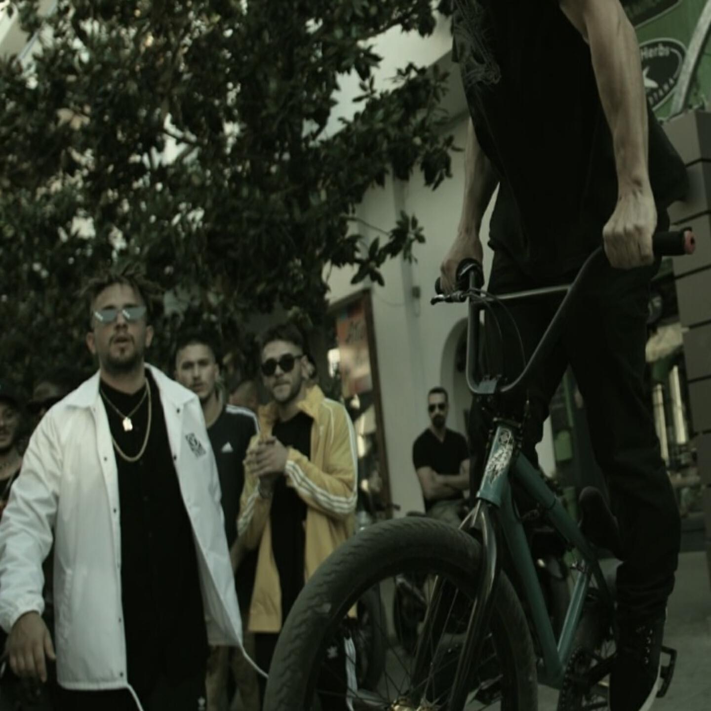 iLLEOo, DJ Benz, iLLEOo, DJ Benz, Hawk - Keef