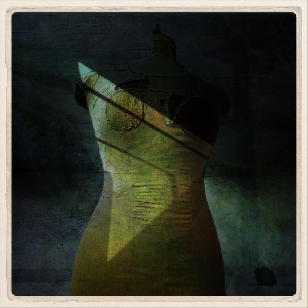 Релиз Prisons de femmes