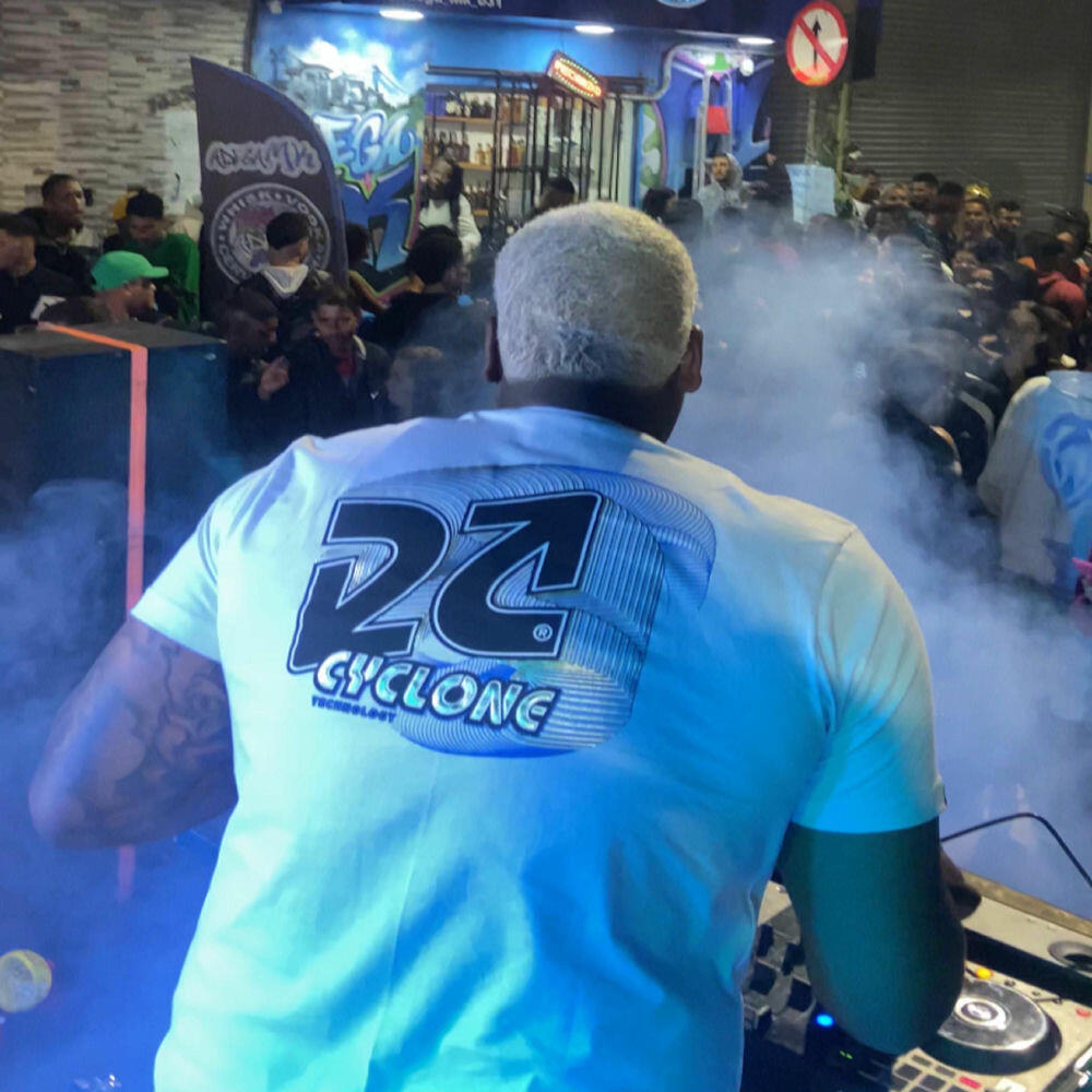 Релиз # NÃO ADIANTA SER FÃ x ACENDE A BRABA