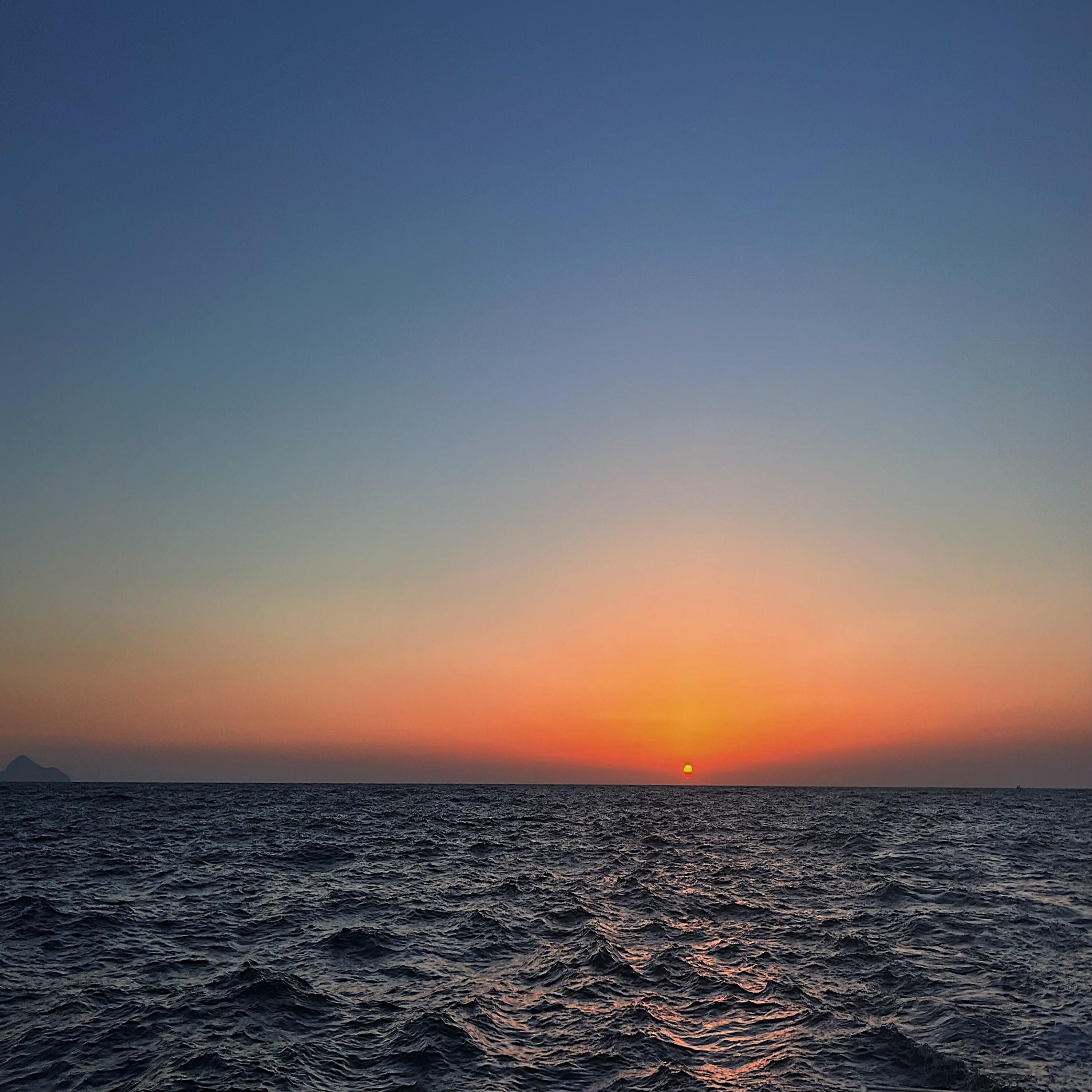 Релиз Between Waves and Clouds