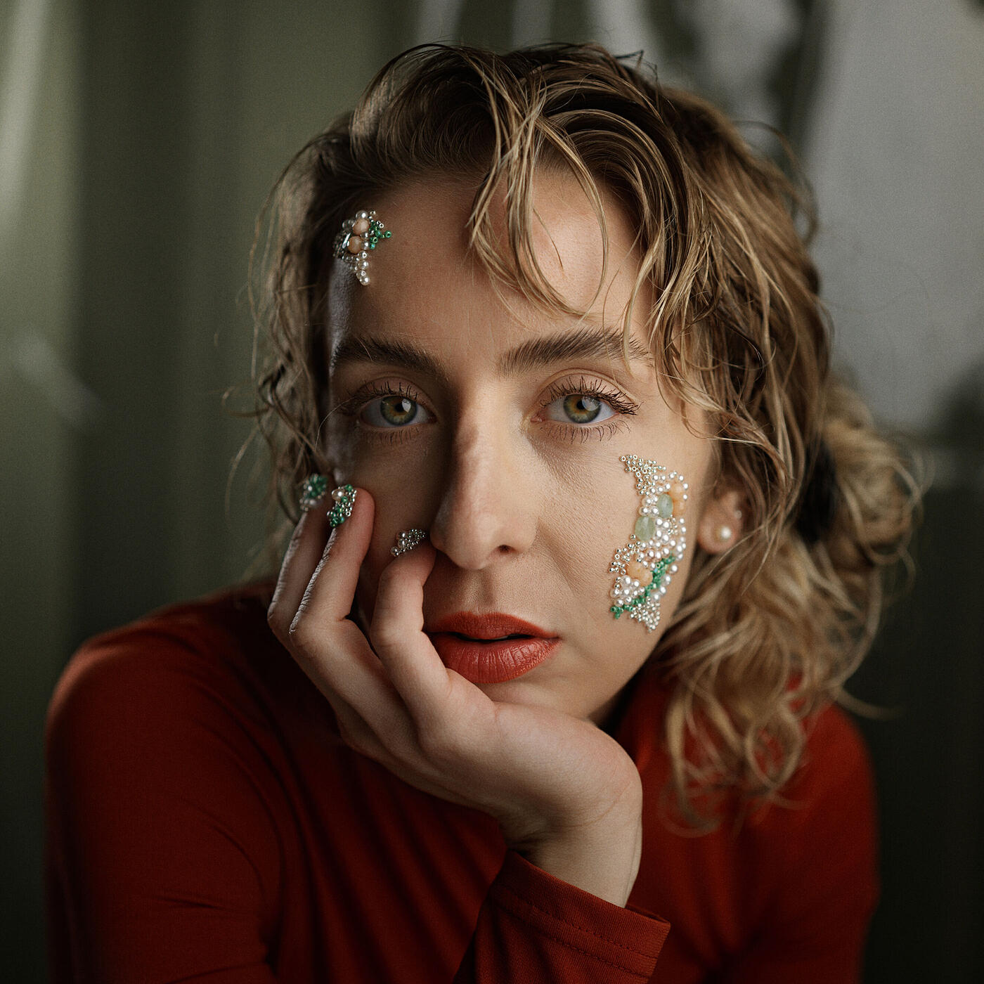 Релиз Hours in the Mirror